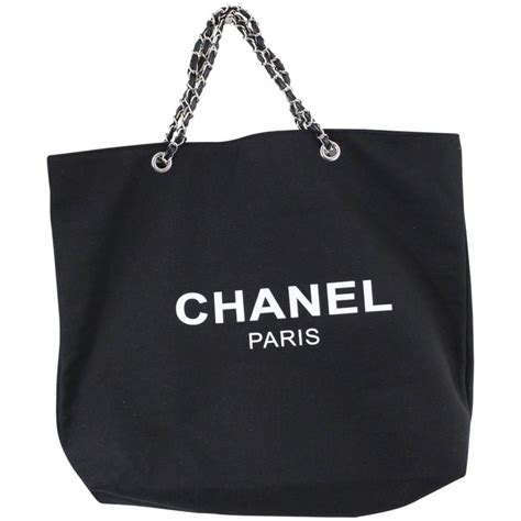 chanel vip gift bag 2021|Chanel gift shop online.